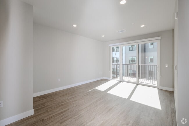 1BR+Den, 1BA - 855SF - Living Room