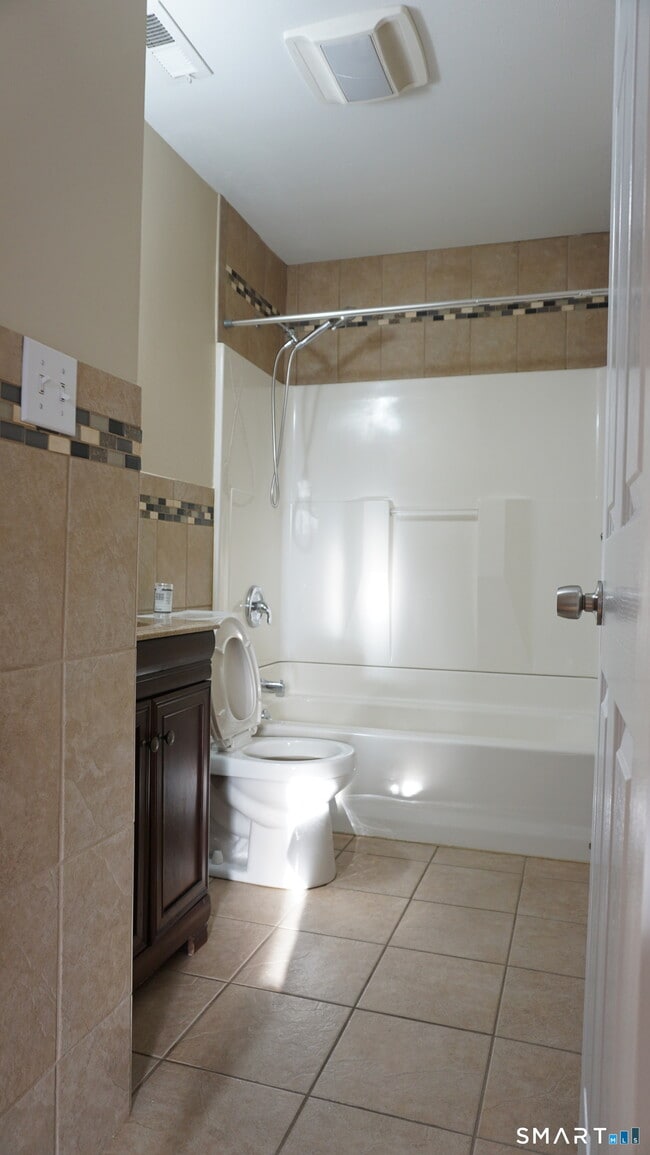 Photo - 28 Sampson St Unit 4