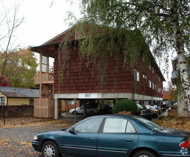Lanai Apartments