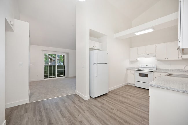 Kitchen/Dining Area