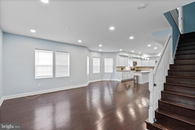 Photo - 5104 Midwood Ave