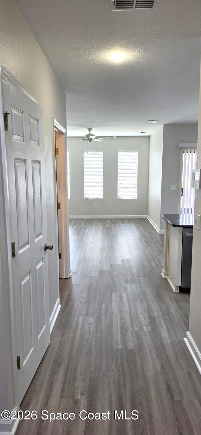 Photo - 1390 Lara Cir