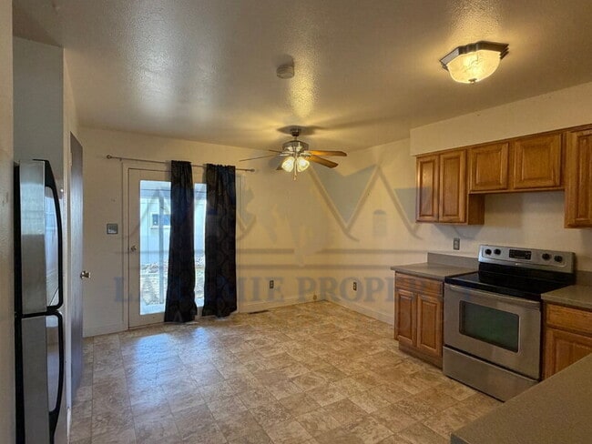 Photo - 1266 N 19th St