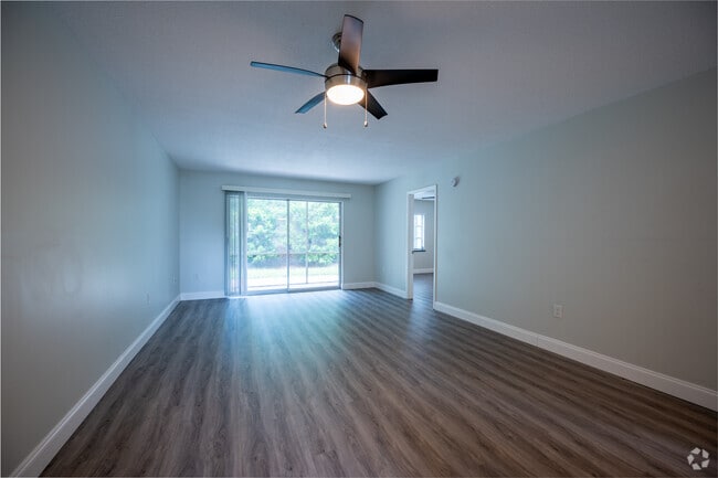 2BR, 2BA - 1,050SF - Dining and Living