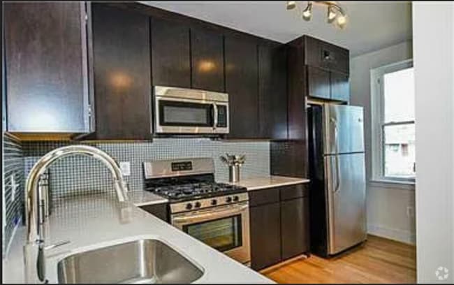 Building Photo - 811 Otis Pl NW Unit 105 Rental