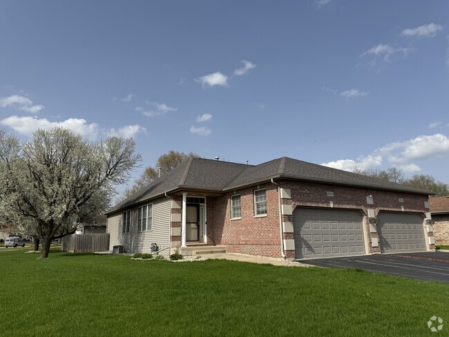 Building Photo - 6508 Laurel Cherry Dr Rental