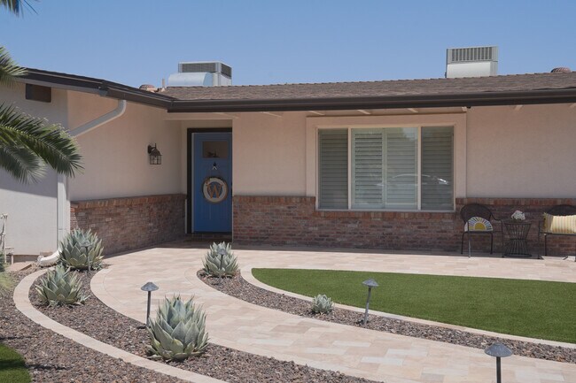 Photo - 2526 E Mercer Ln