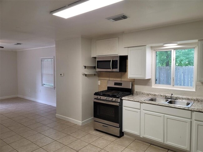 Photo - 904 Chote Ave