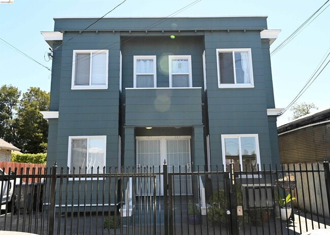 Photo - 685 37th St Unit 689