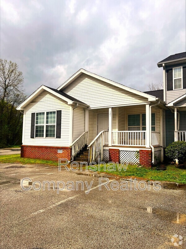 Building Photo - 121 Cloverdale St Rental
