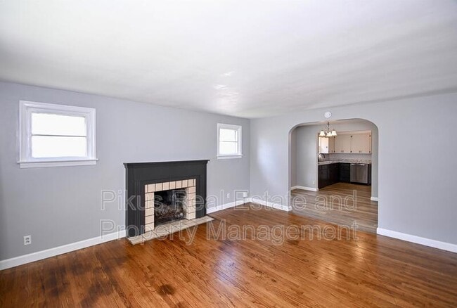 Photo - 2421 Nicholas Pl NW