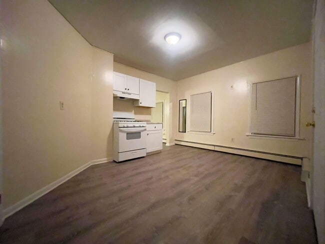 Kitchen - 160 Quinnipiac Ave Unit 2