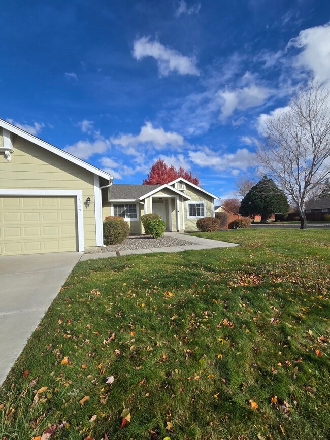 Photo - 1749 Bougainvillea Dr