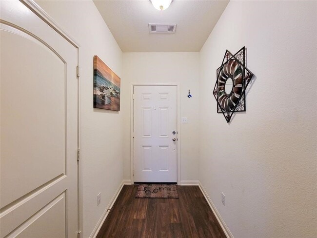 Photo - 17119 Sugar River