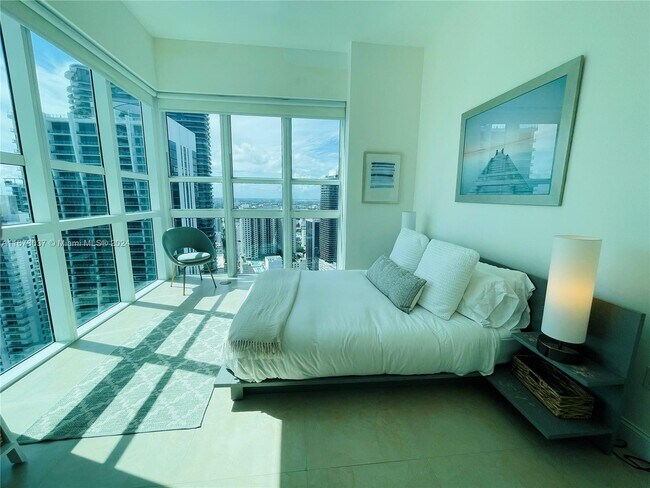 Building Photo - 951 Brickell Ave Rental