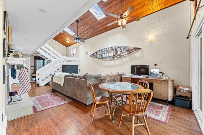 Photo - 1504 Early Ln