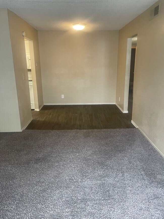 Photo - 2421 E 55th Pl Unit 2421 E. 55th Pl.  36