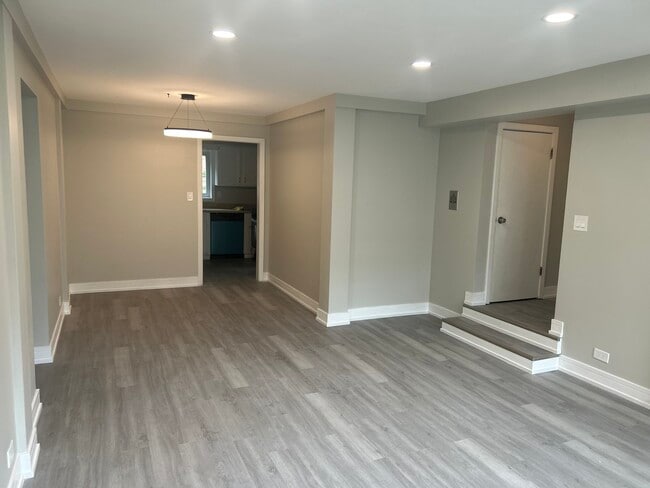 Photo - 6823 N Northwest Hwy Unidad 125