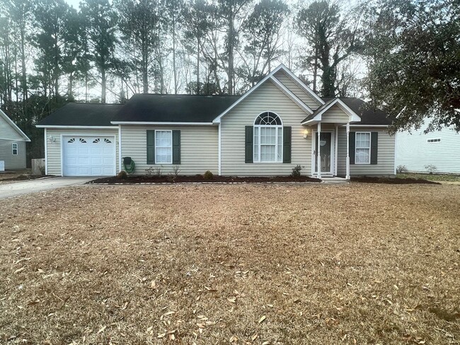 Three Bedroom Two Bath Home in Derby Park - Three Bedroom Two Bath Home in Derby Park