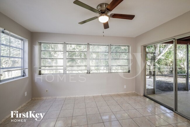 Photo - 621 SW 69th Terrace
