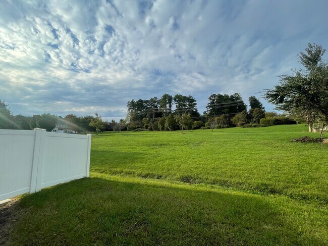 Photo - End Unit Townhome For Rent in Berewick Vil...