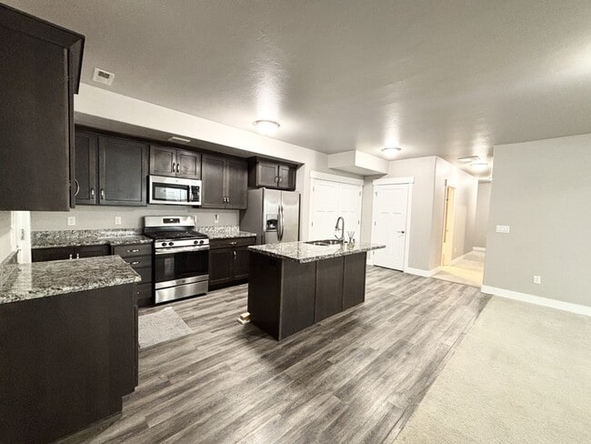 Building Photo - 11528 S 4055 W