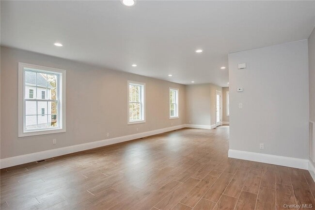 Photo - 237 Tomahawk St