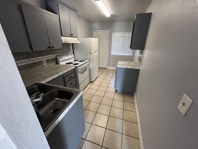 Building Photo - 2840 N 1st St Rental