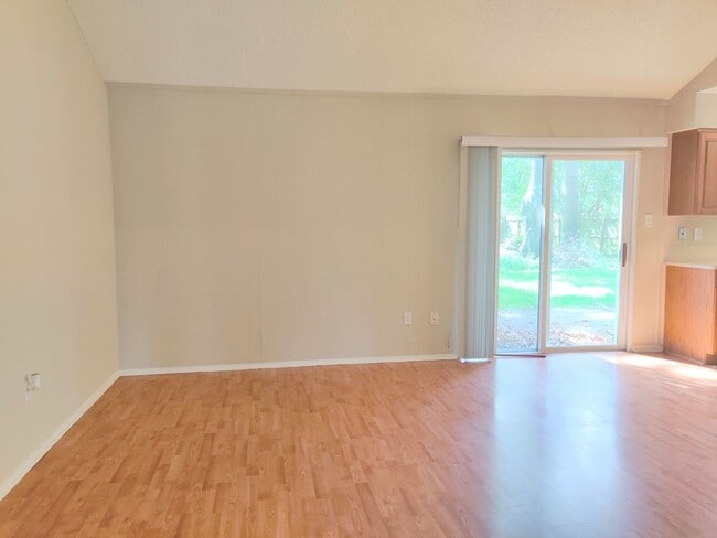 Photo - 1914 Seakale Ln