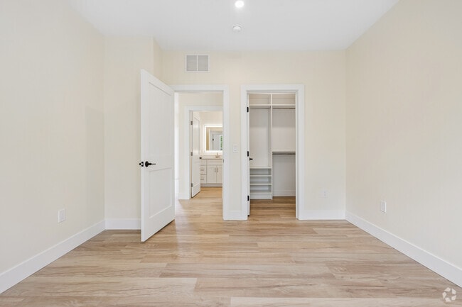 1BR, 1BA - 937SF - Bedroom