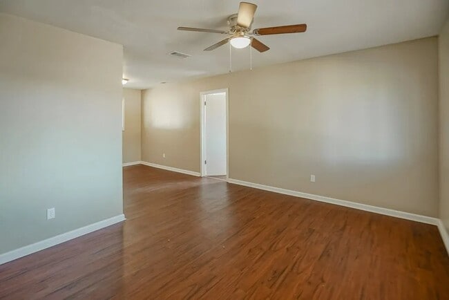 Photo - 5174 Morris Ave