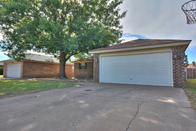 Photo - 5917 71st St