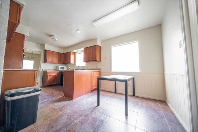 Photo - 13927 Lynnwood Ln