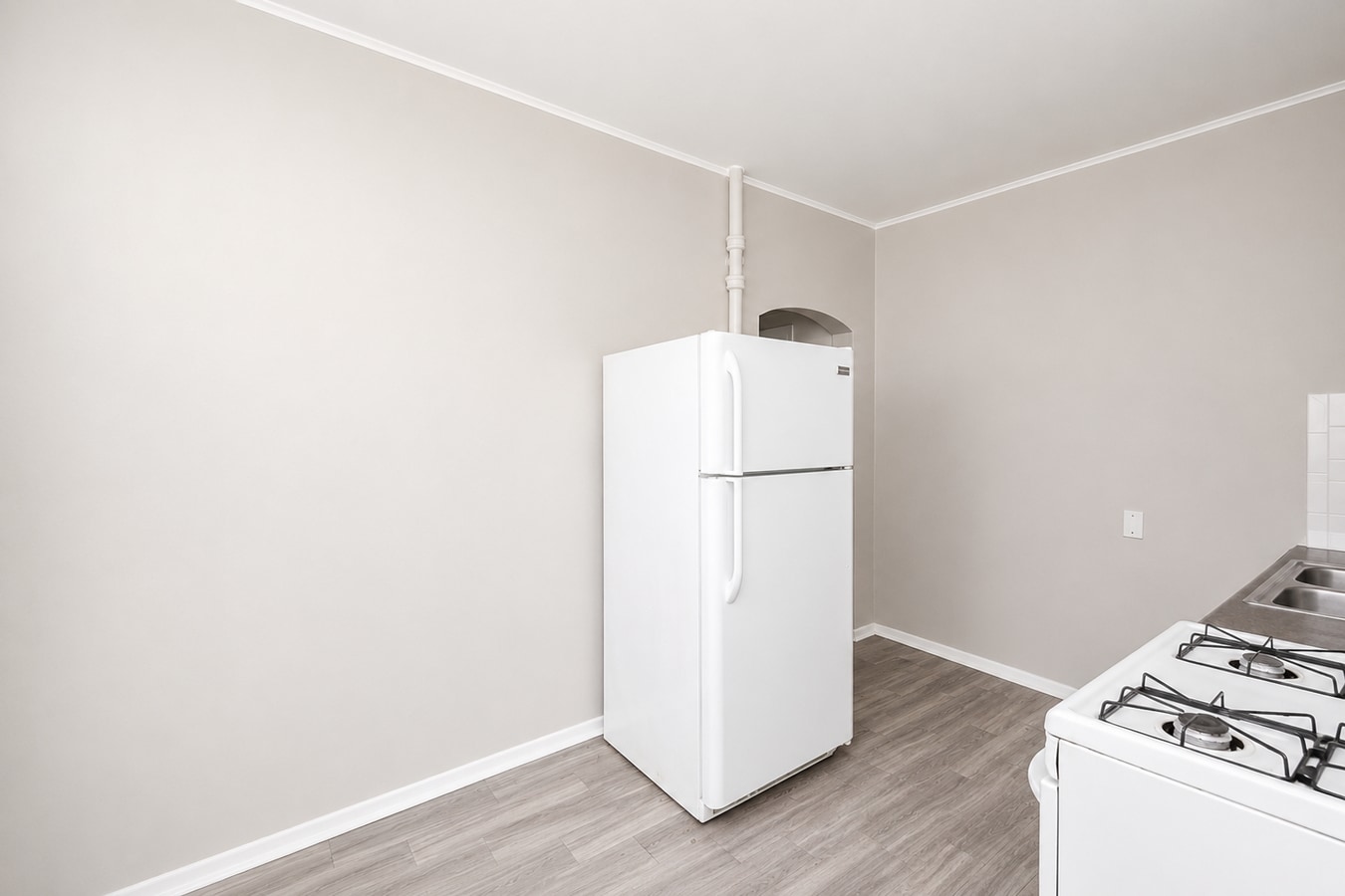Photo - 1553 W 17th St Unidad 1553 1/2 W 17th St
