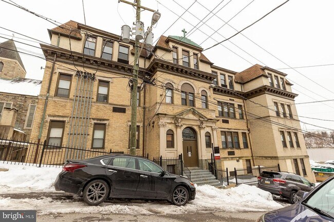 Building Photo - Bridgeview at Manayunk Unit 306