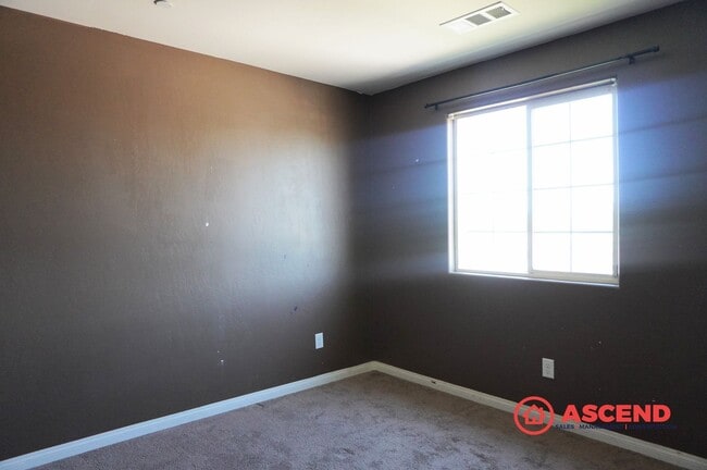 Photo - Spacious 3 Bed / 2.5 Bath Home with Solar,  & Fruit Trees - Makes Perfect Family home!