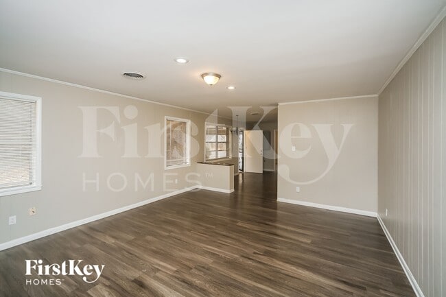 Photo - 2901 Clarke Rd