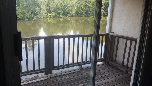 Photo - Waters Edge Apartments
