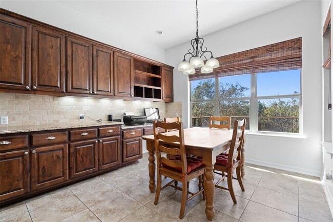 Photo - 172 Mirafield Ln