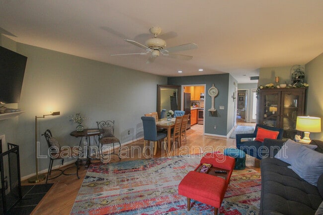 Photo - 5 Town Park Ln