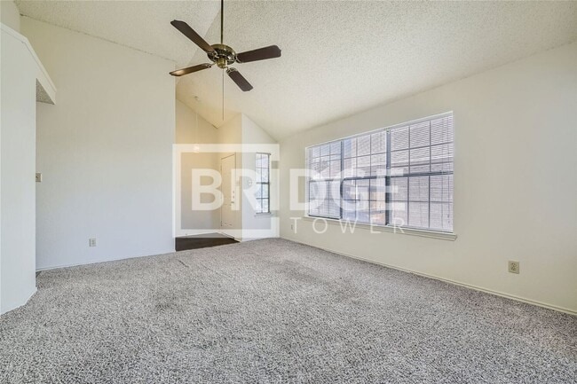 Photo - 905 Boxwood Dr