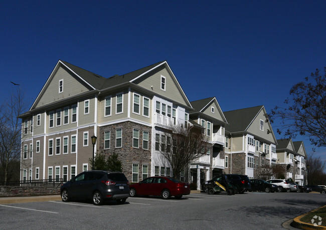 Building Photo - Belmont Station Rental