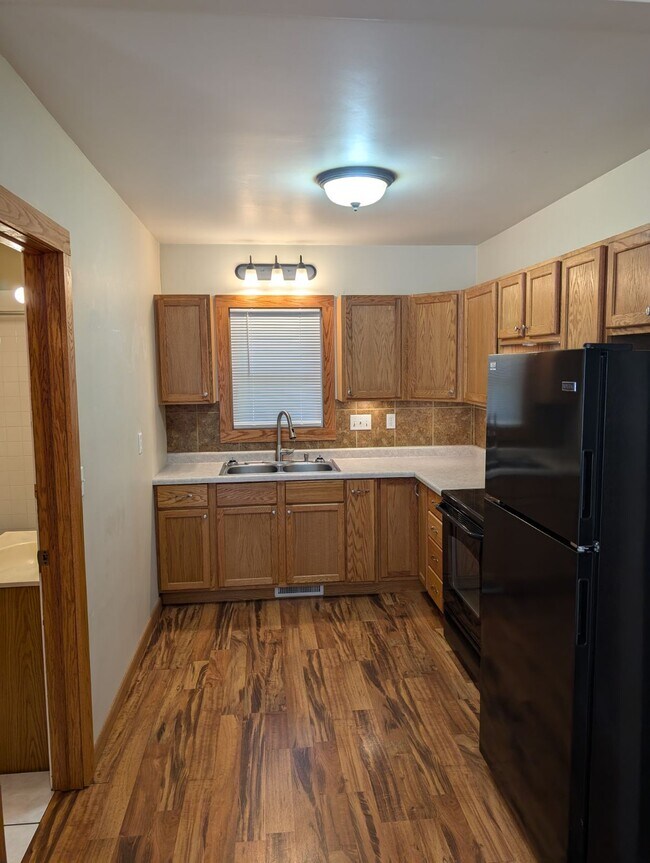 Photo - 409 2nd Ave NW