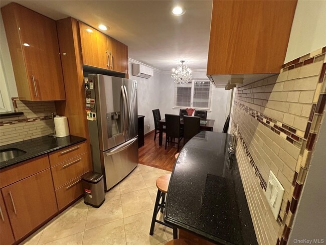 Photo - 59-26 Linden St Unit 3rd Floor