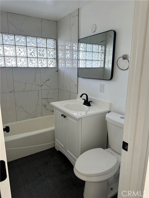 Photo - 9511 Hayvenhurst Ave