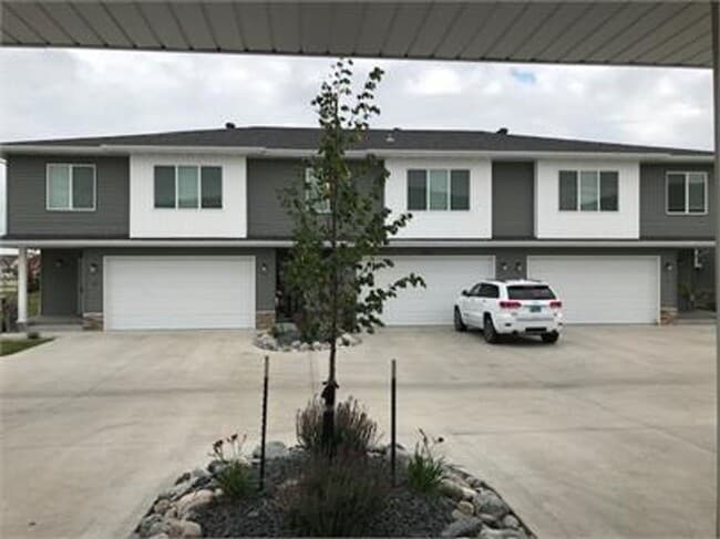 Building Photo - 3325 Pr Hts Wy Unit 2