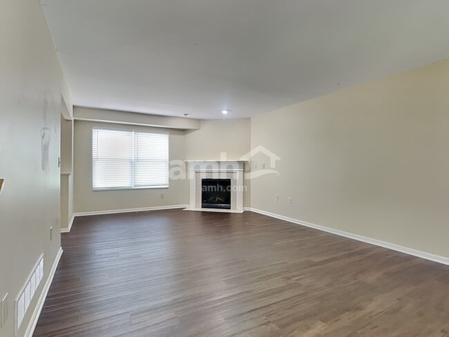 Photo - 6443 Lantern Way