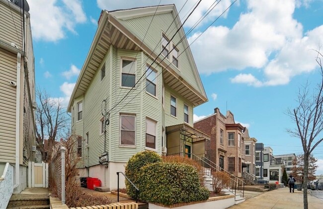 Photo - 21-23-23 48th St Unit #2