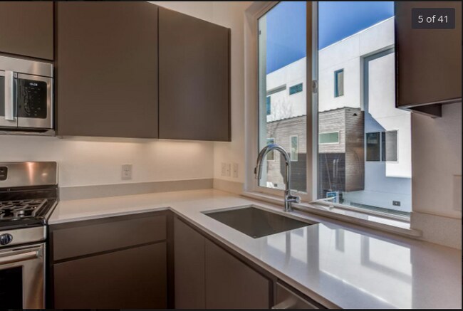 Photo - 1801 E 2nd St