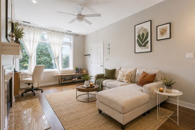 Photo - 1344 W Grenshaw St Unidad C